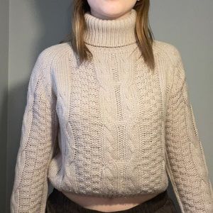Beige turtleneck sweater🤎